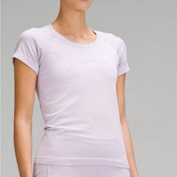 ✨Lululemon Swiftly Tech Short Sleeve Sz 8 Lavender Shirt 2.0✨ - Picture 2 of 9